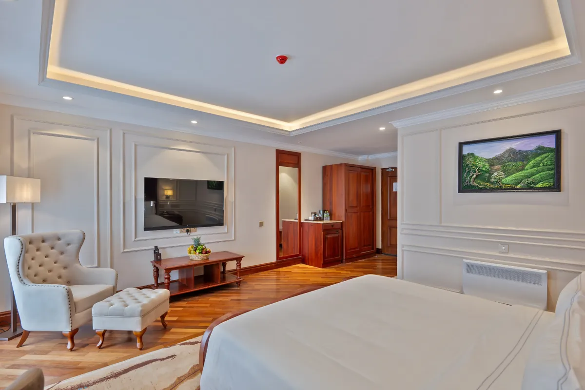 The Deluxe Room at Horton Heights, view 2