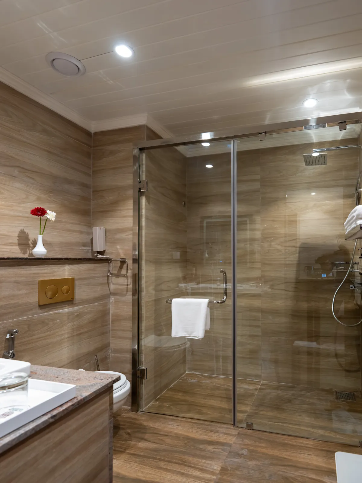 The Deluxe Room at Horton Heights, view 5